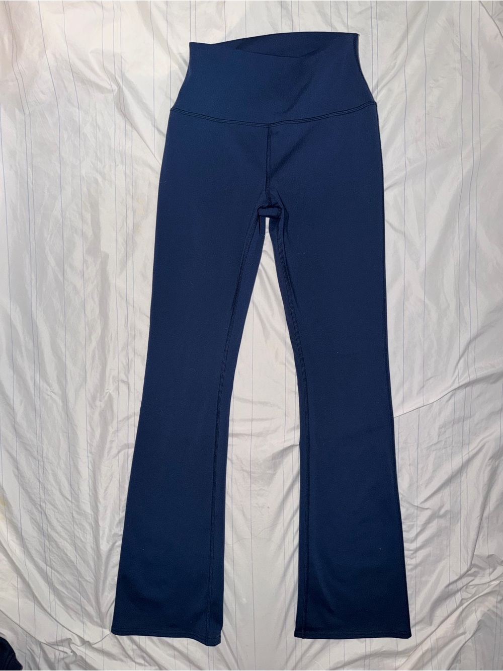 ALO Yoga Navy Accolade Crop Top &  Airbrush High Waist Bootcut Legging Set Small - Picture 10 of 16